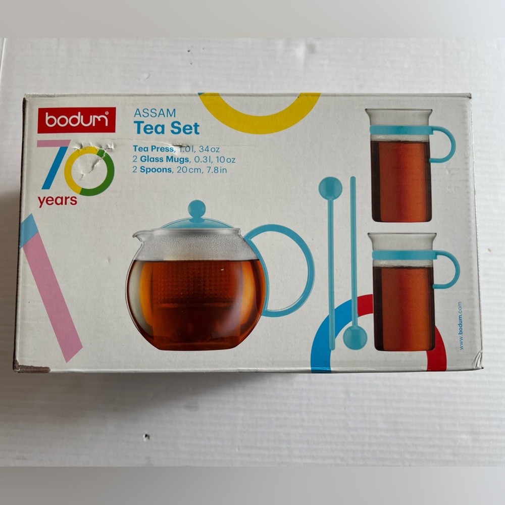 Bodum Assam Tea Set with Red Lid & Accessories and Clear Glass